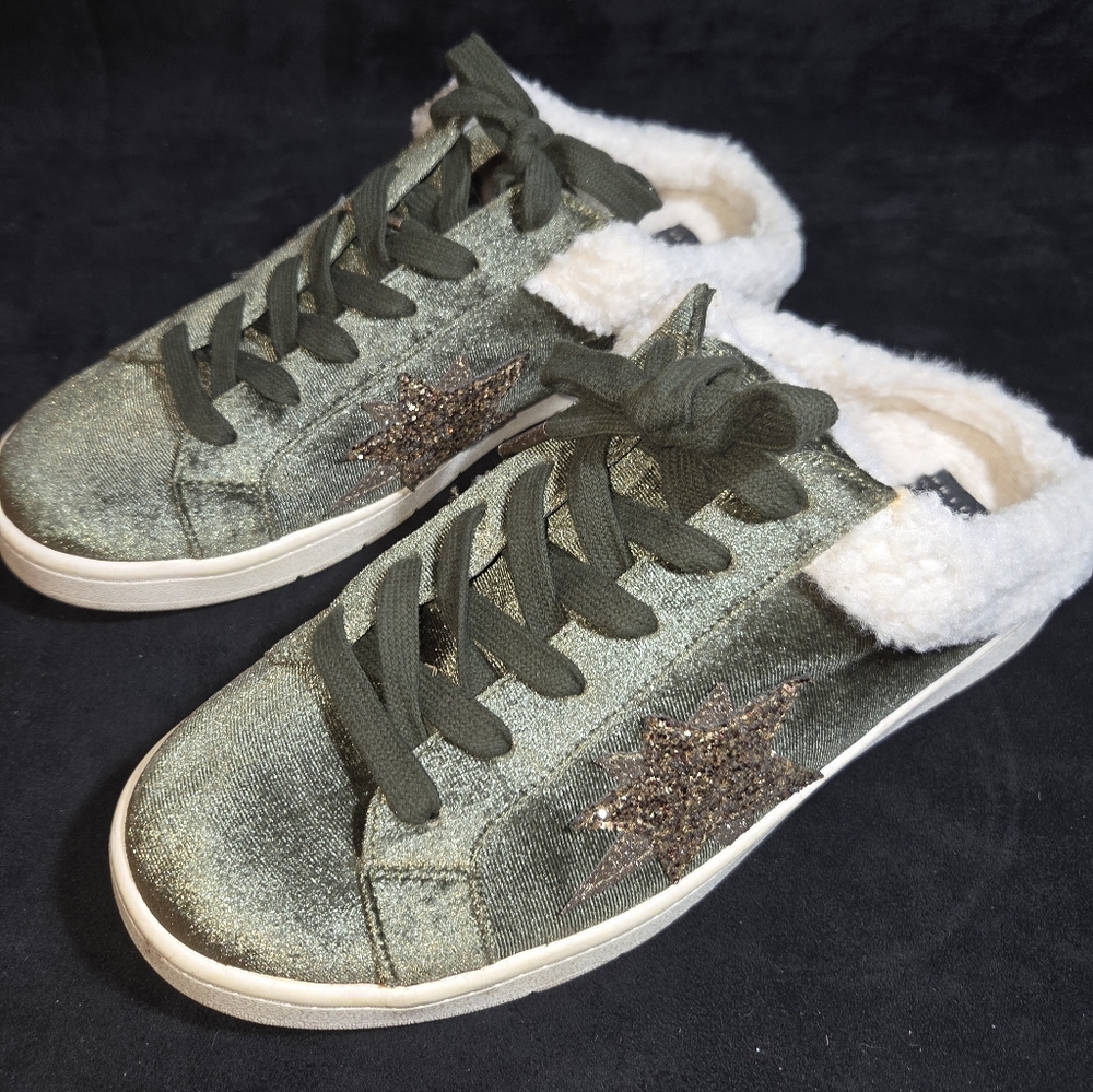 White House Black Market Mules Olive Green Velvet Sherpa Gold Sequin Star sz 9M